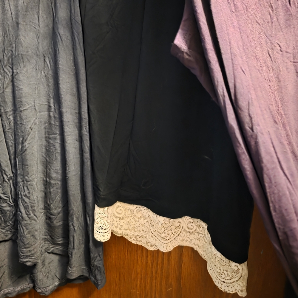 Set of three LOGO Lavish tanks in black, blackberry and purple. - Picture 2 of 6